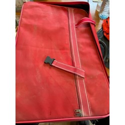 Valise à roulettes rouge